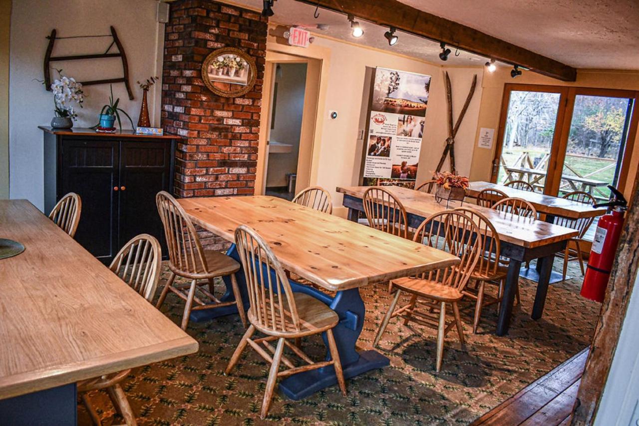 Brook Road Inn Goshen Exteriér fotografie